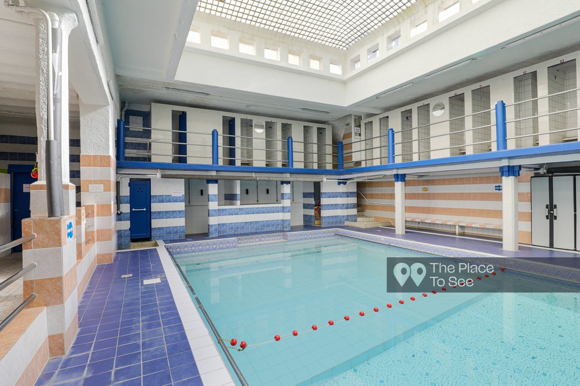 Piscine intérieure