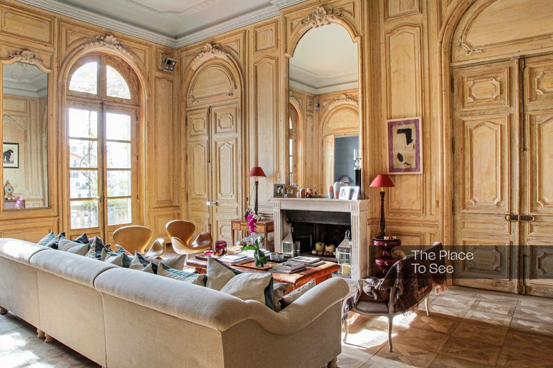 Gorgeous Haussmannian apartment with Eiffel Tower view