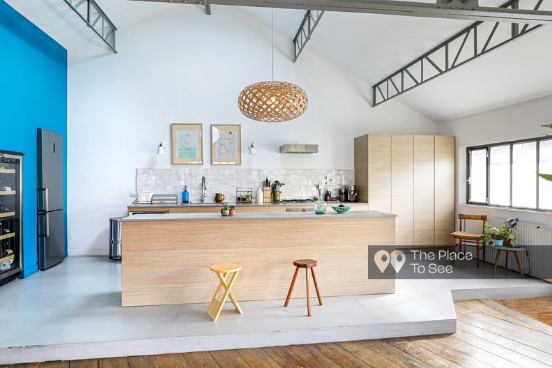 Industrial loft with large open-plan kitchen