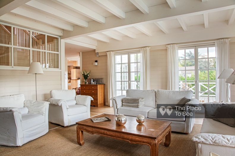 Maison à l'américaine avec piscine vue sur la Seine