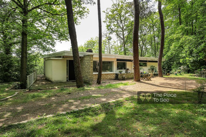 Maison d'architecte seventies dans la forêt 