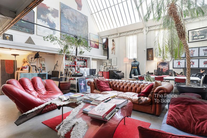 Former garage transformed as a loft with nice garden