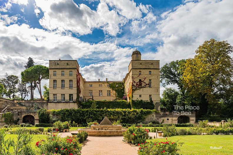 Château hôtel restaurant dans un parc de 15ha