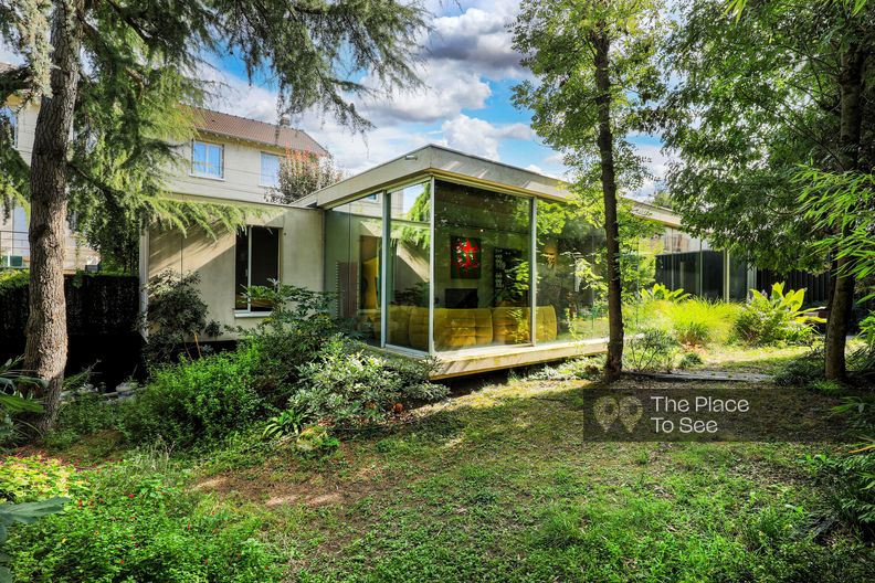 Architect house concrete structure long bay window