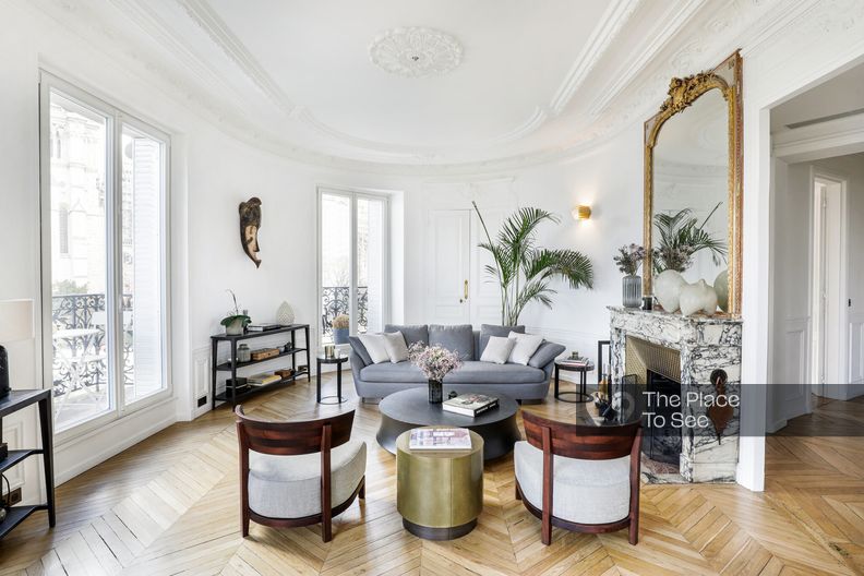 Beautiful Parisian apartment with Notre-Dame and the Seine view