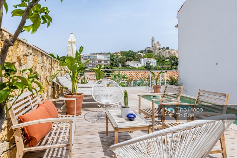 Maison contemporain avec piscine et vue sur Notre-Dame-de-la-Garde