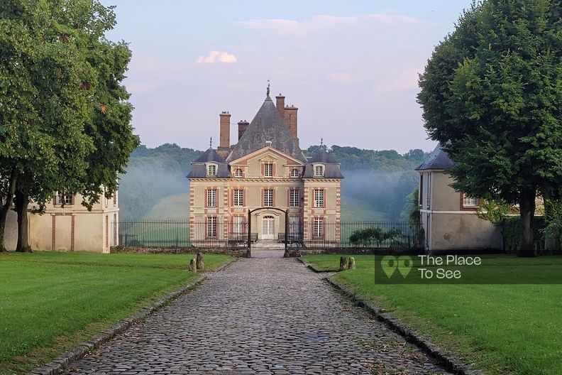 Château du XVIIIe siècle coloré