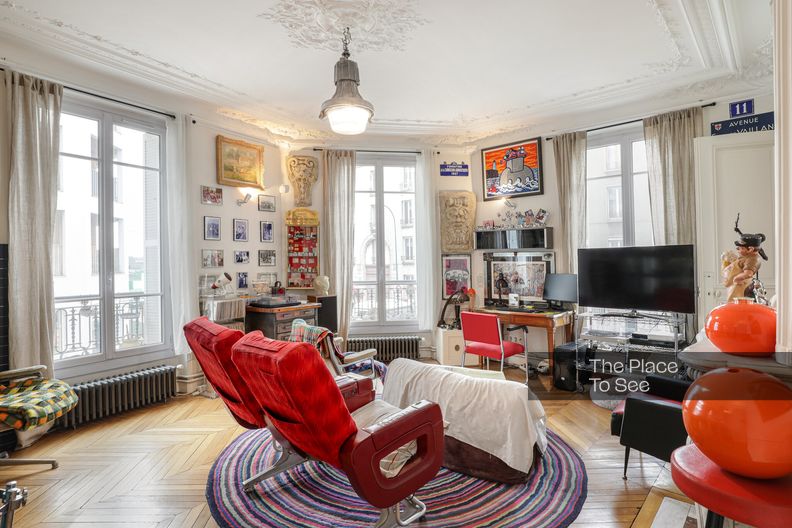 Grunge and bohemian Haussmann apartment