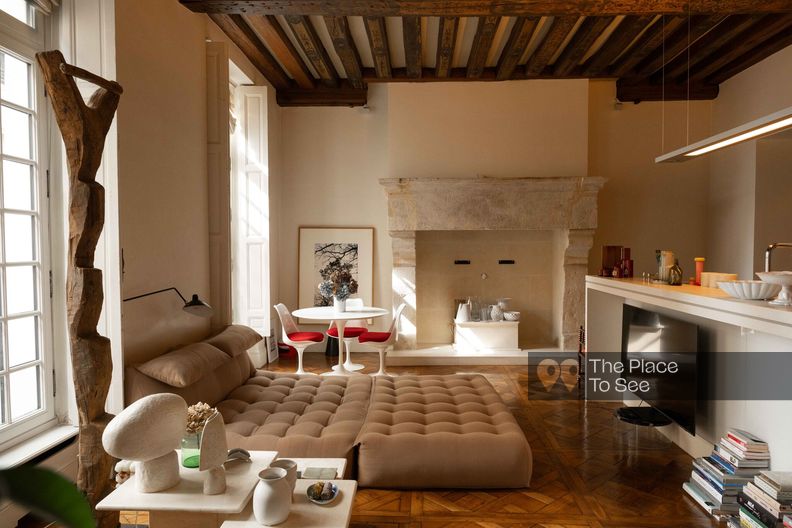 Small Parisian apartment on Île Saint-Louis