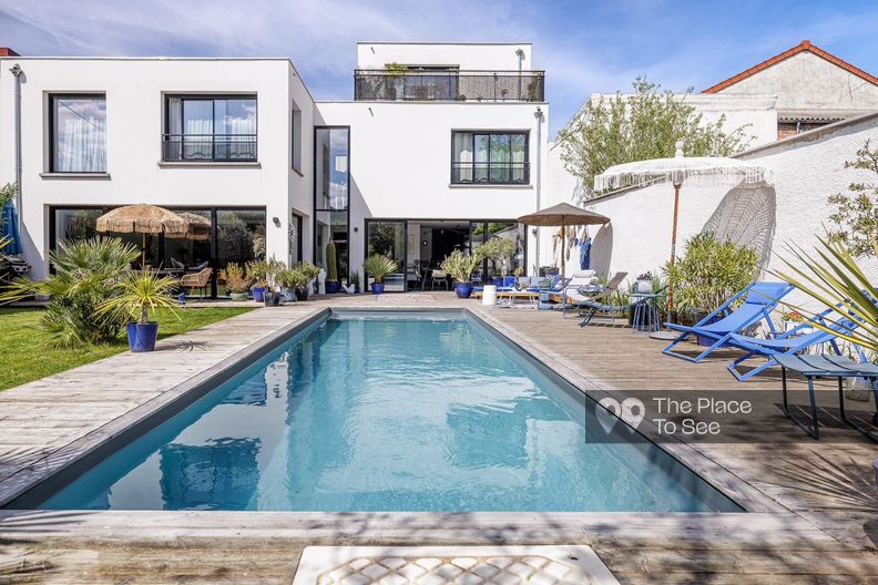 Un air de vacances : maison d'architecte avec piscine