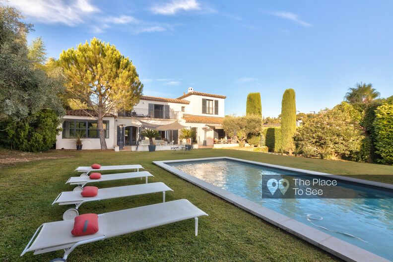 House in a green setting in Marseille