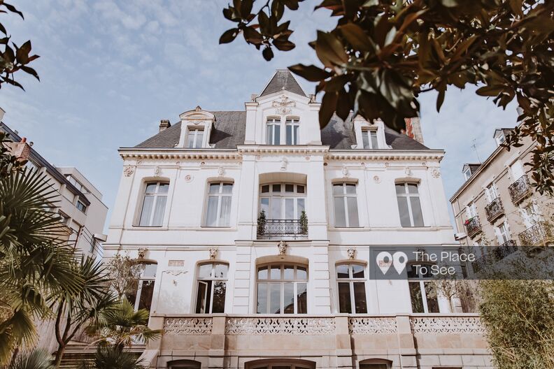 Beautifully decorated mansion in the center of Nantes