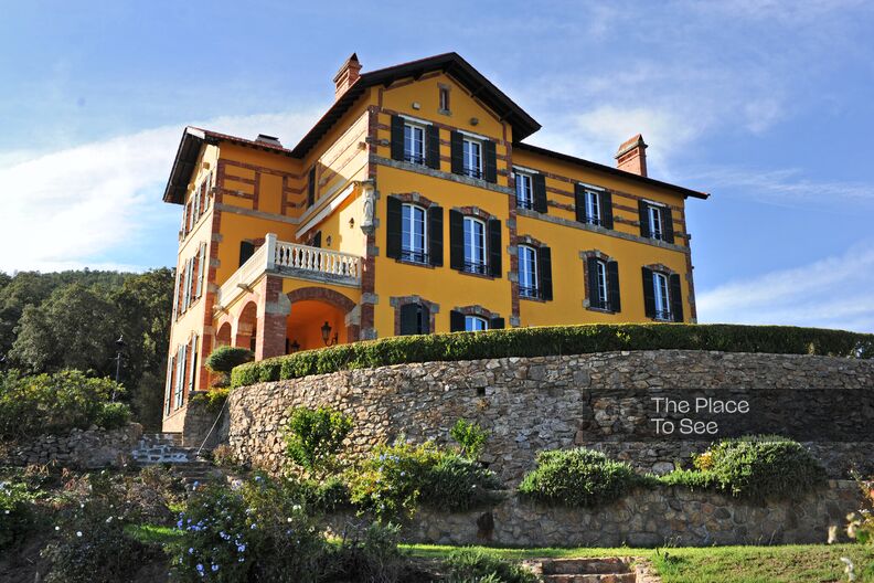 Provencal estate on the heights of Saint-Raphaël