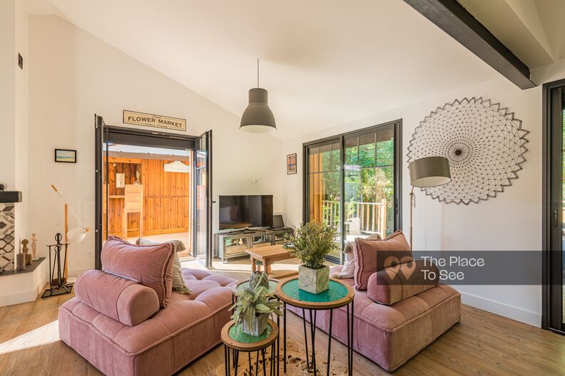 Cabane en bois du Cap-Ferret avec bar exotique et piscine