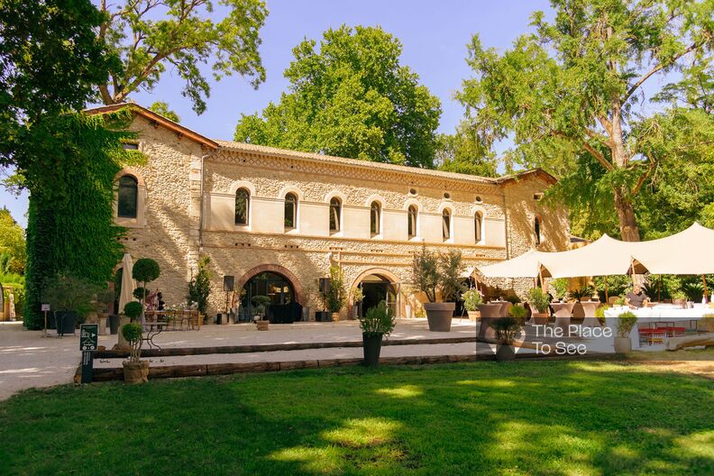 Bucolic Provençal estate with Berber tents in the forest