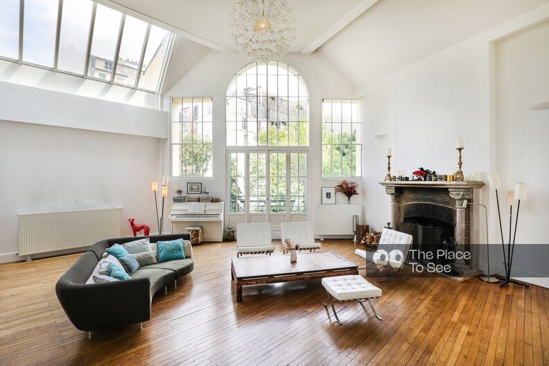 Classic apartment with cathedral living room