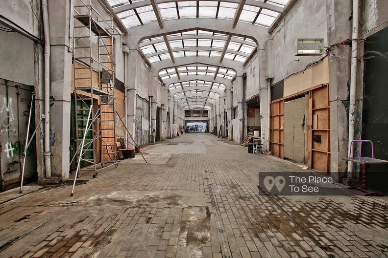 Raw industrial spaces for studios and workshops