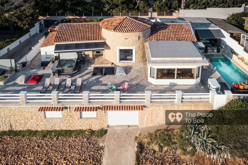 Villa face à la mer avec piscine