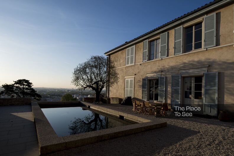 Magnifique villa en pierre avec piscine et vue sur la ville de Lyon