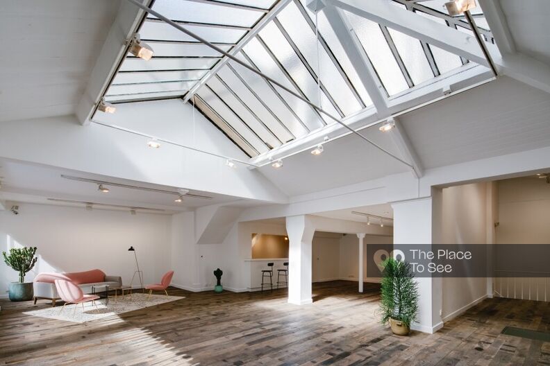 Art Gallery with glass roofs in a courtyard in the Marais