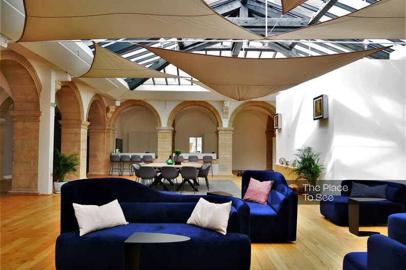 Event space under vaults and glass roofs in a former cloister