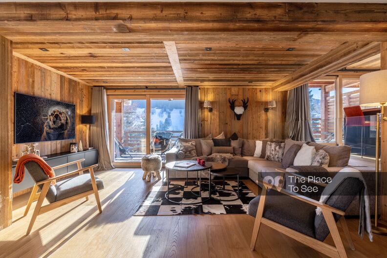 Appartement dans un chalet chic en bois moderne avec terrasse