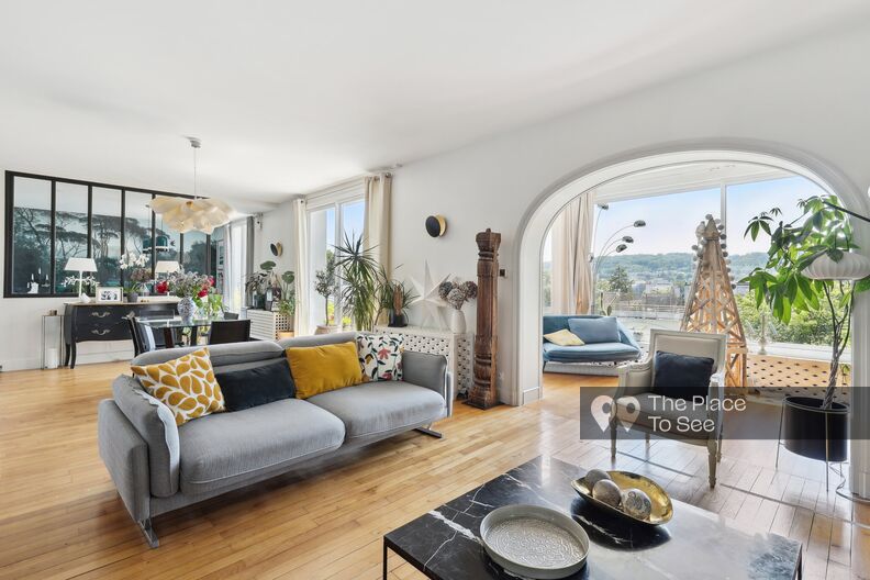 Maison familiale en meulière avec vue dégagée