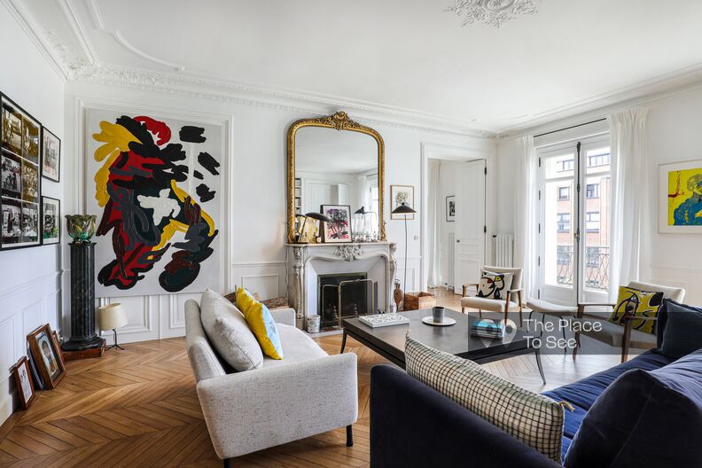 Beautiful renovated Haussmannian apartment with balconies