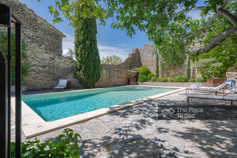 Luberon stone village house with swimming pool