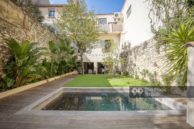 Duplex Marseille avec jardin et piscine