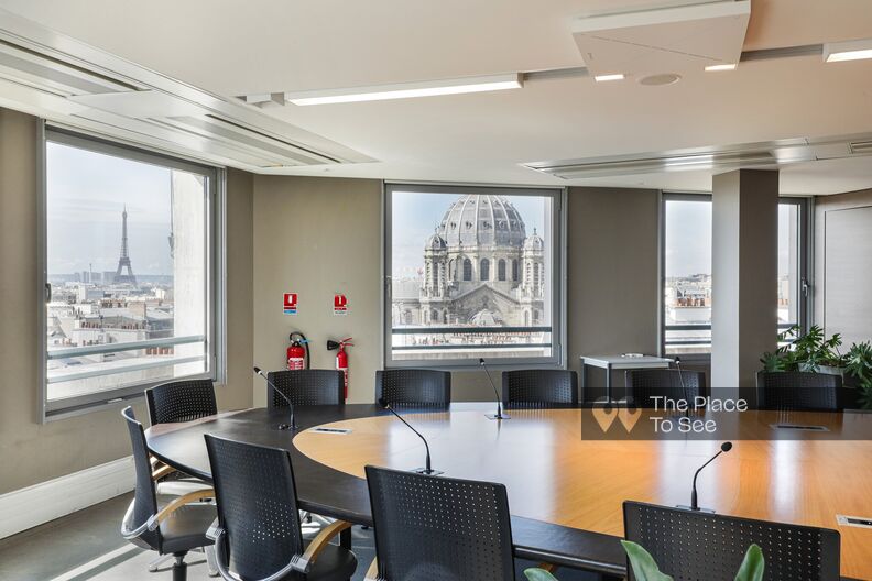 Salle du conseil et rooftop avec vue imprenable sur tout Paris