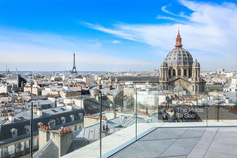 Salle du conseil et rooftop avec vue imprenable sur tout Paris