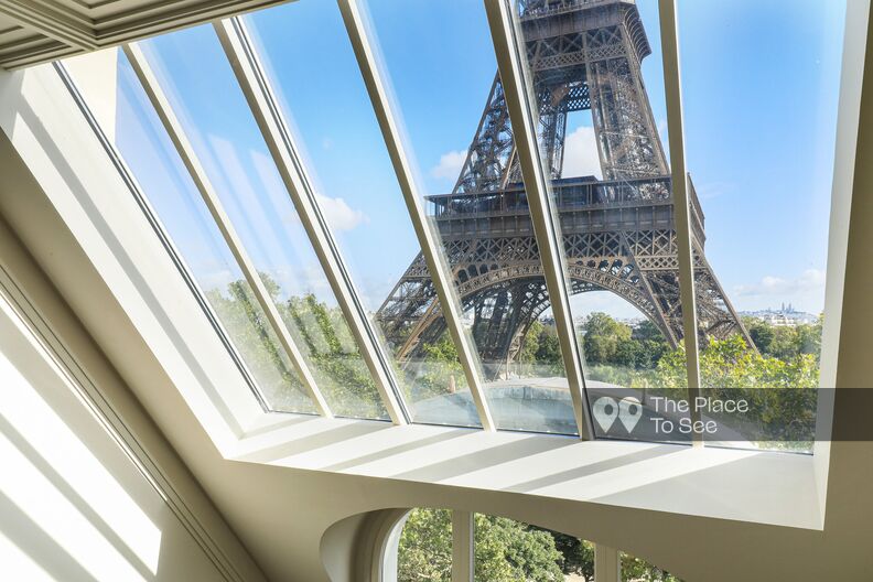 Exceptional luxury duplex in front of the Eiffel Tower