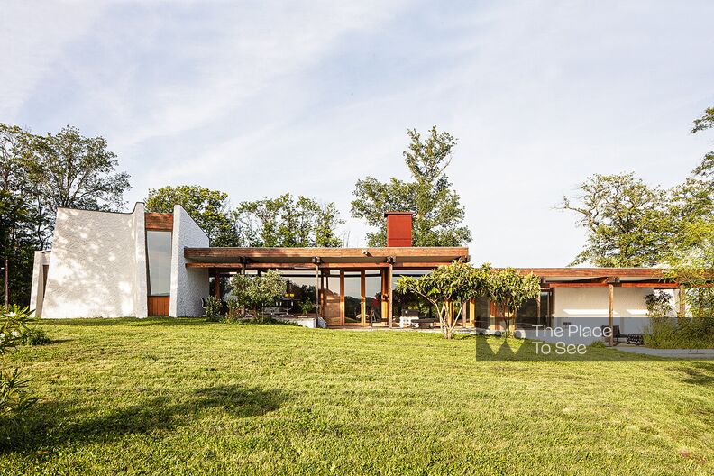 Architect's house from 1965 on top of a hill