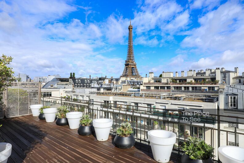 terrasse avec vue sur la tour effeil